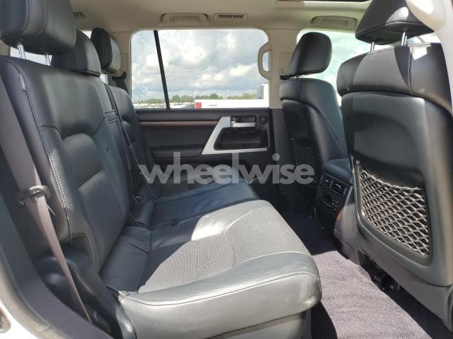 2018 TOYOTA LAND CRUISER (VIN JTMCY7AJ8J4063914) main photo