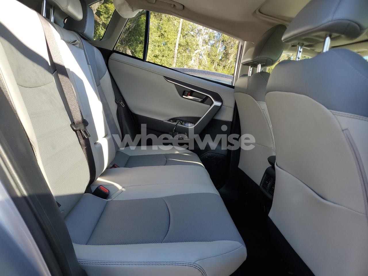 Photo 11 of 2023 TOYOTA RAV4 LIMITED (VIN JTMD6RFV1PD111277)