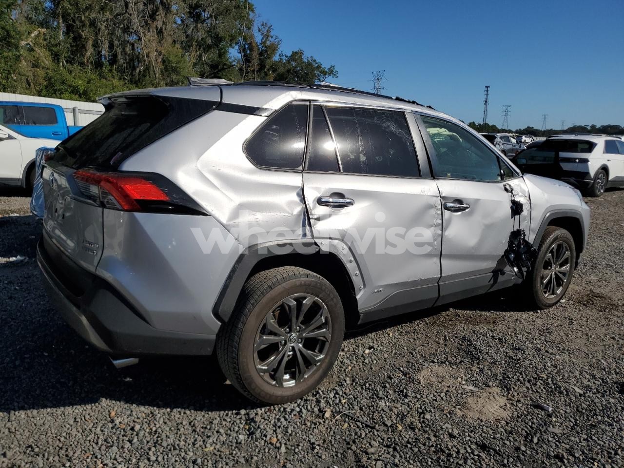 Photo 3 of 2023 TOYOTA RAV4 LIMITED (VIN JTMD6RFV1PD111277)
