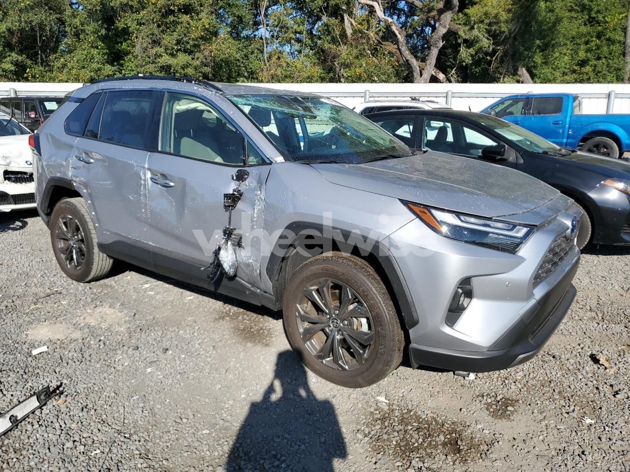 Photo 4 of 2023 TOYOTA RAV4 LIMITED (VIN JTMD6RFV1PD111277)