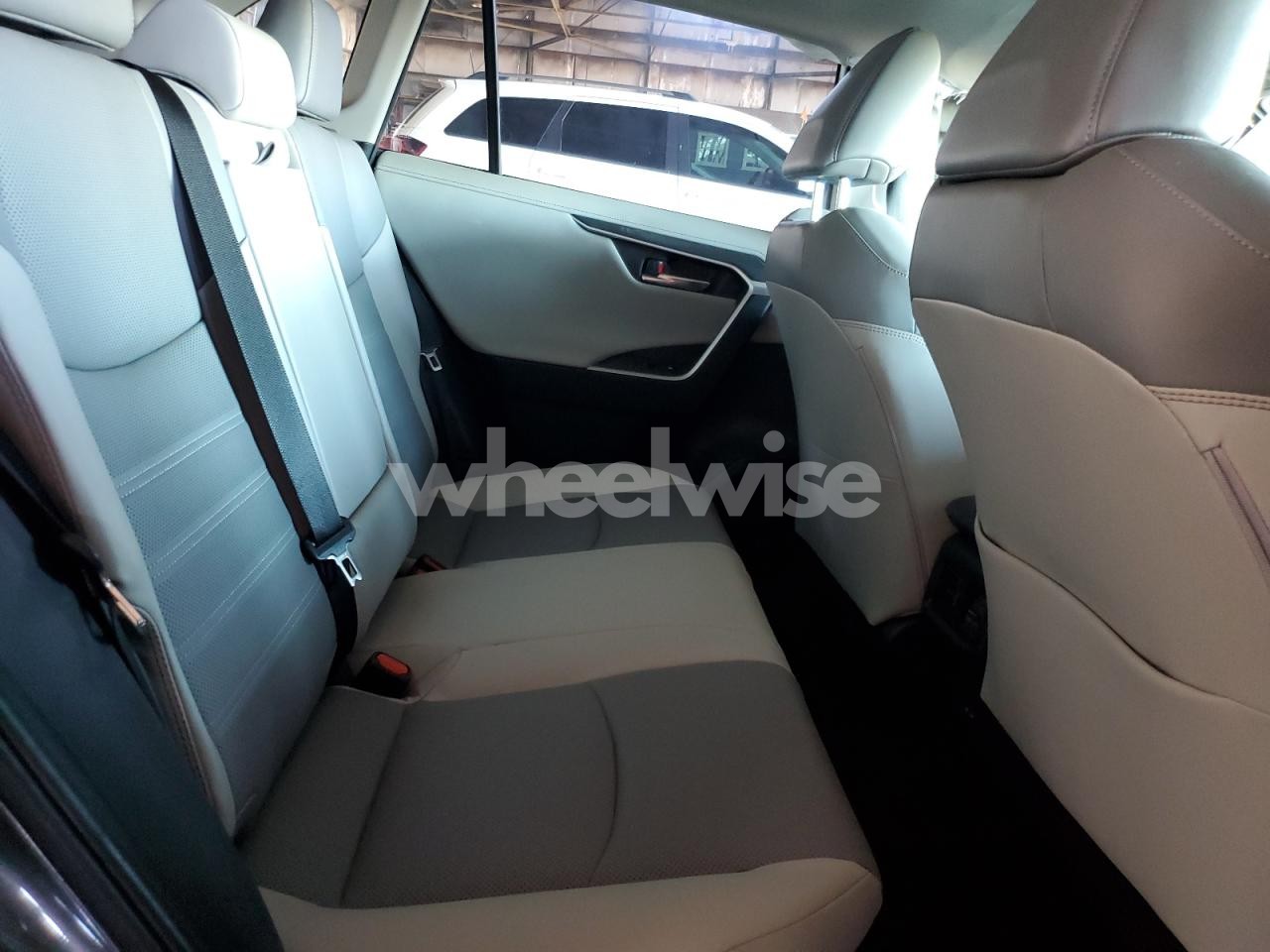 Photo 10 of 2023 TOYOTA RAV4 LIMITED (VIN JTMD6RFV2PD079813)