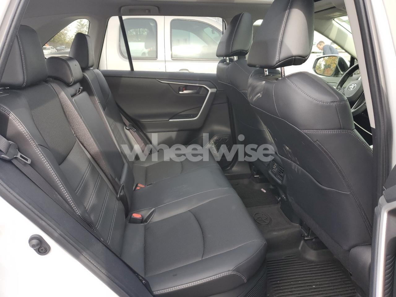 Photo 10 of 2023 TOYOTA RAV4 LIMITED (VIN JTMD6RFV3PD094269)