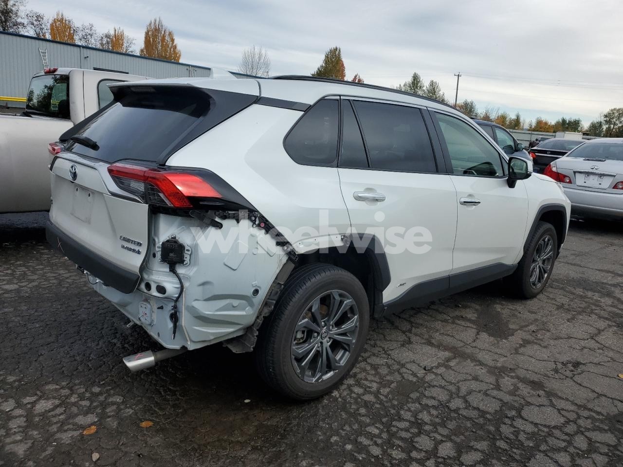 Photo 3 of 2023 TOYOTA RAV4 LIMITED (VIN JTMD6RFV3PD094269)