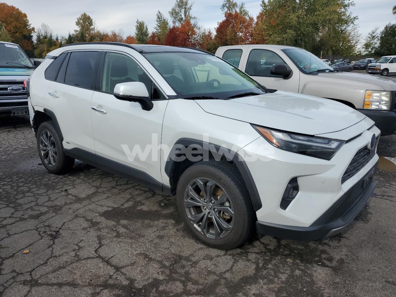 Photo 4 of 2023 TOYOTA RAV4 LIMITED (VIN JTMD6RFV3PD094269)