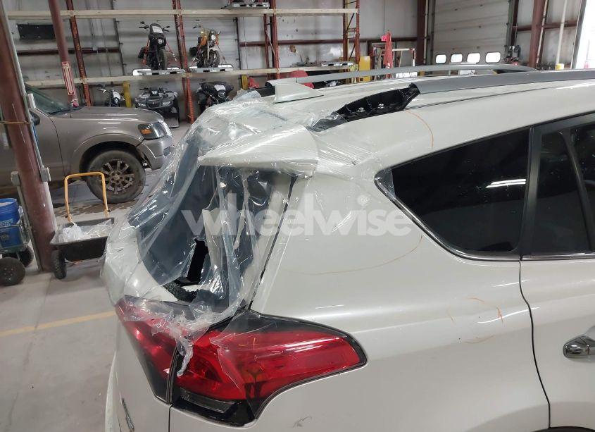 Photo 6 of 2018 Toyota Rav4 LIMITED (VIN JTMDFREV1JJ223488)