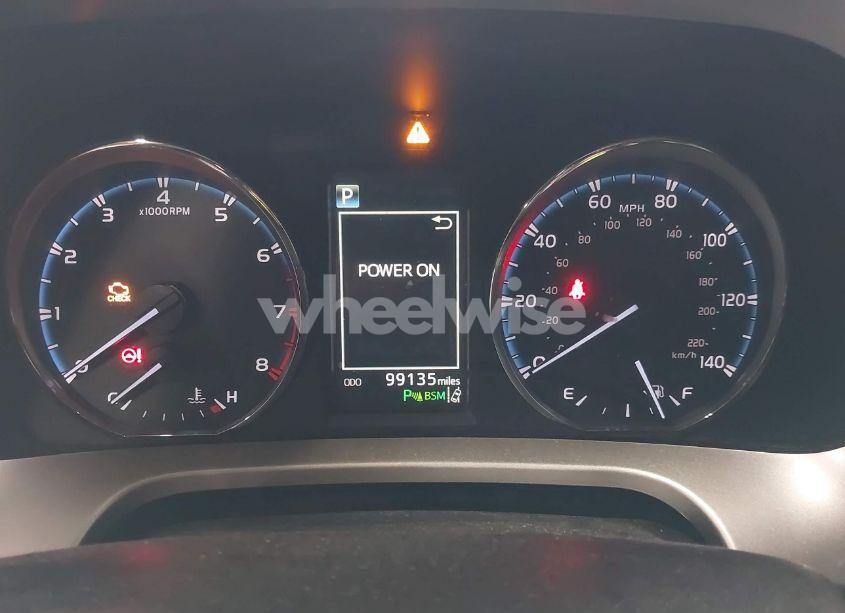 Photo 7 of 2018 Toyota Rav4 LIMITED (VIN JTMDFREV1JJ223488)