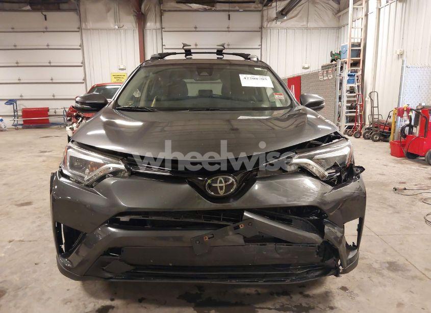 Photo 12 of 2018 Toyota Rav4 LIMITED (VIN JTMDFREV6JJ189726)