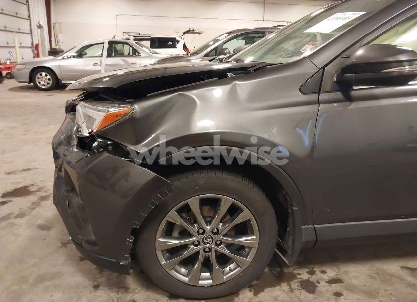 Photo 18 of 2018 Toyota Rav4 LIMITED (VIN JTMDFREV6JJ189726)