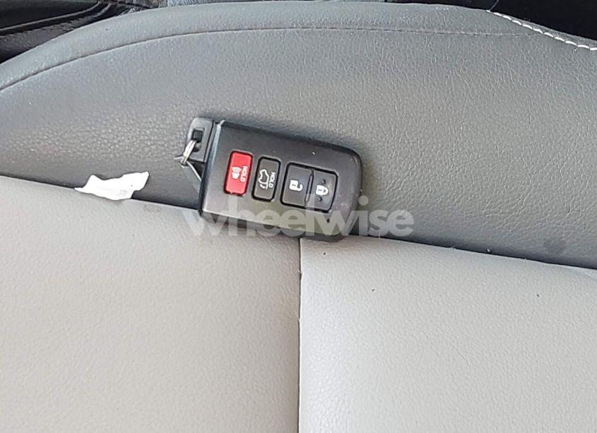 Photo 11 of 2015 Toyota Rav4 LIMITED (VIN JTMDFREV7FD131470)