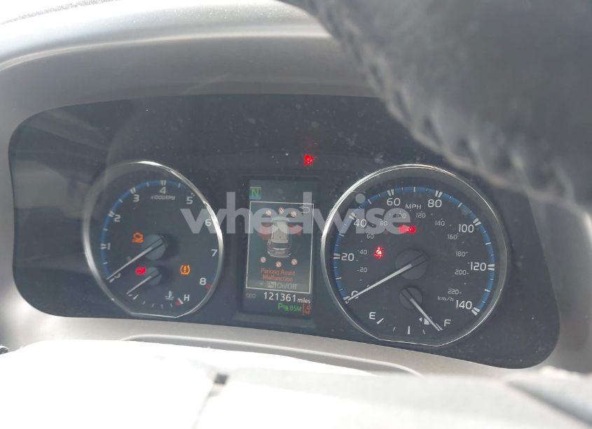 Photo 7 of 2018 Toyota Rav4 LIMITED (VIN JTMDFREV7JJ195275)