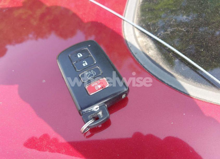 Photo 11 of 2018 Toyota Rav4 LIMITED (VIN JTMDFREV9JD250808)