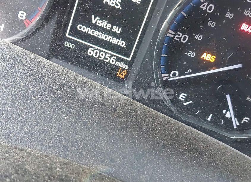 Photo 15 of 2018 Toyota Rav4 LIMITED (VIN JTMDFREV9JD250808)