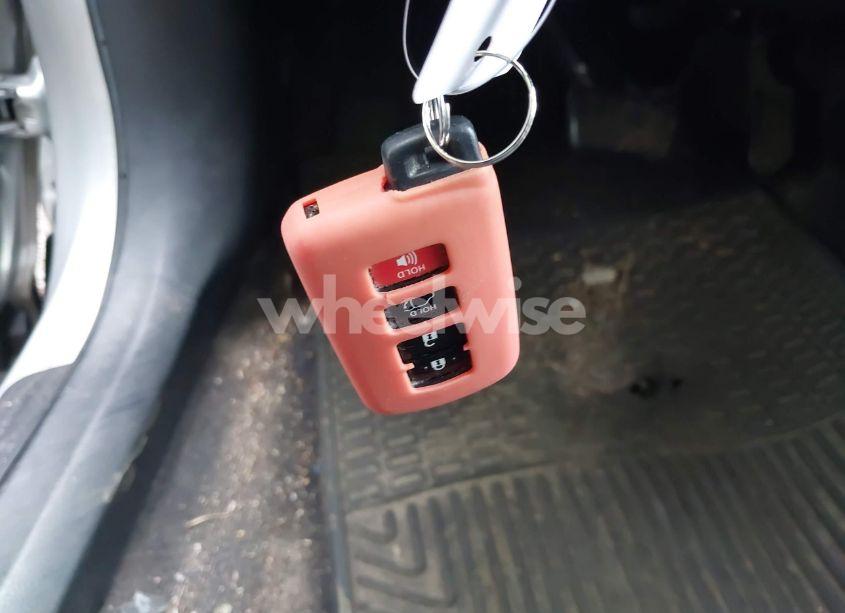 Photo 11 of 2016 Toyota Rav4 HYBRID LIMITED (VIN JTMDJREV2GD001094)