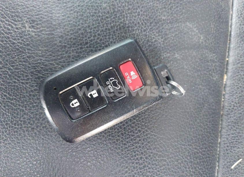 Photo 11 of 2017 Toyota Rav4 HYBRID LIMITED (VIN JTMDJREV2HD144399)