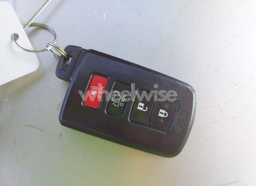 Photo 11 of 2018 Toyota Rav4 HYBRID LIMITED (VIN JTMDJREV2JD167395)