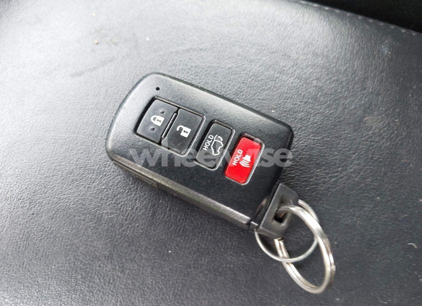 Photo 11 of 2017 Toyota Rav4 HYBRID LIMITED (VIN JTMDJREV5HD106326)