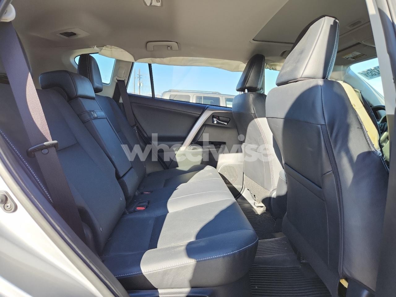 Photo 11 of 2017 TOYOTA RAV4 HV LIMITED (VIN JTMDJREV6HD067066)