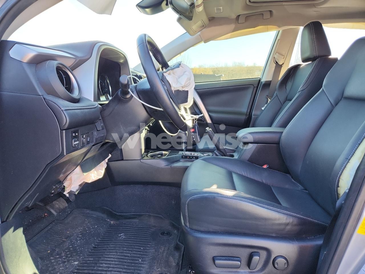 Photo 7 of 2017 TOYOTA RAV4 HV LIMITED (VIN JTMDJREV6HD067066)