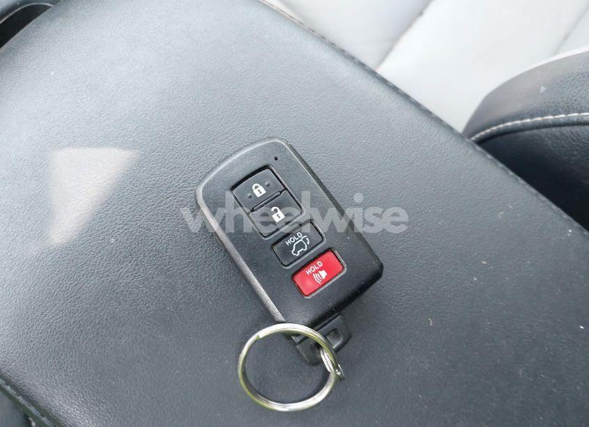 Photo 11 of 2017 Toyota Rav4 HYBRID LIMITED (VIN JTMDJREV6HD087365)