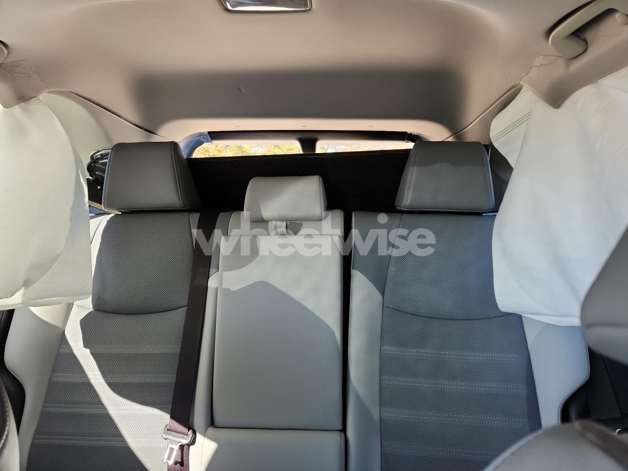 Photo 10 of 2020 TOYOTA RAV4 LIMITED (VIN JTMDWRFV4LD049335)