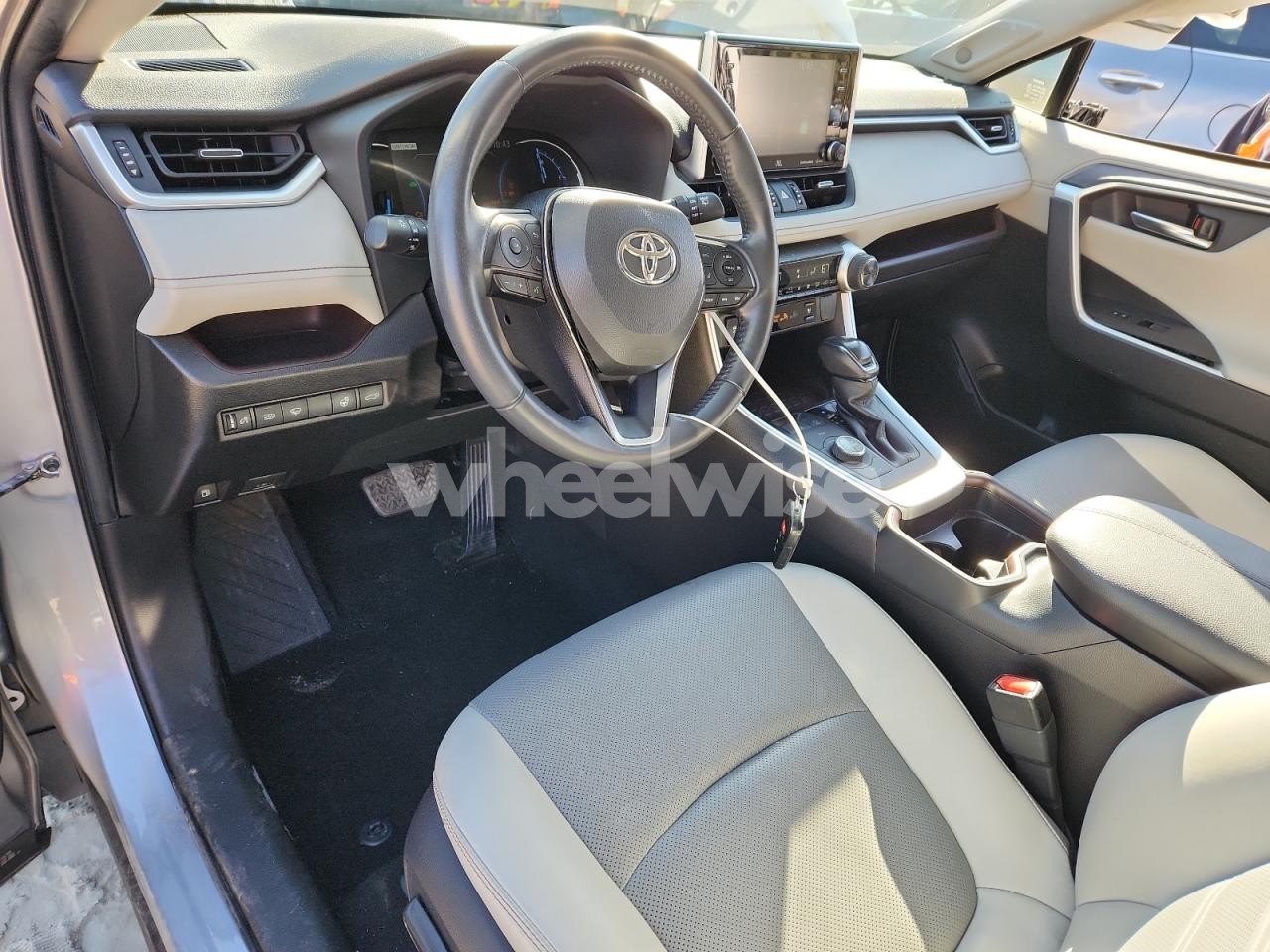 Photo 8 of 2020 TOYOTA RAV4 LIMITED (VIN JTMDWRFV4LD049335)