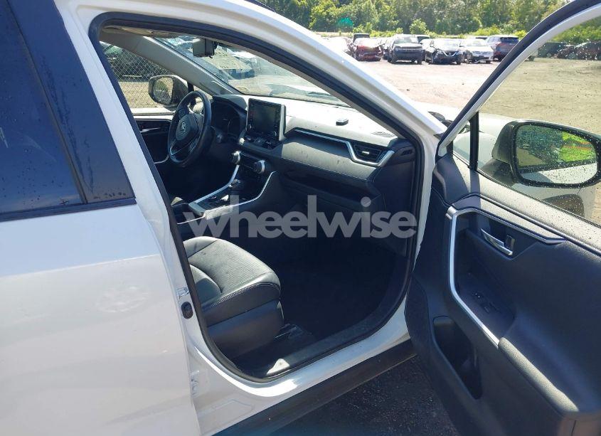 Photo 5 of 2019 Toyota Rav4 HYBRID LIMITED (VIN JTMDWRFVXKD507877)