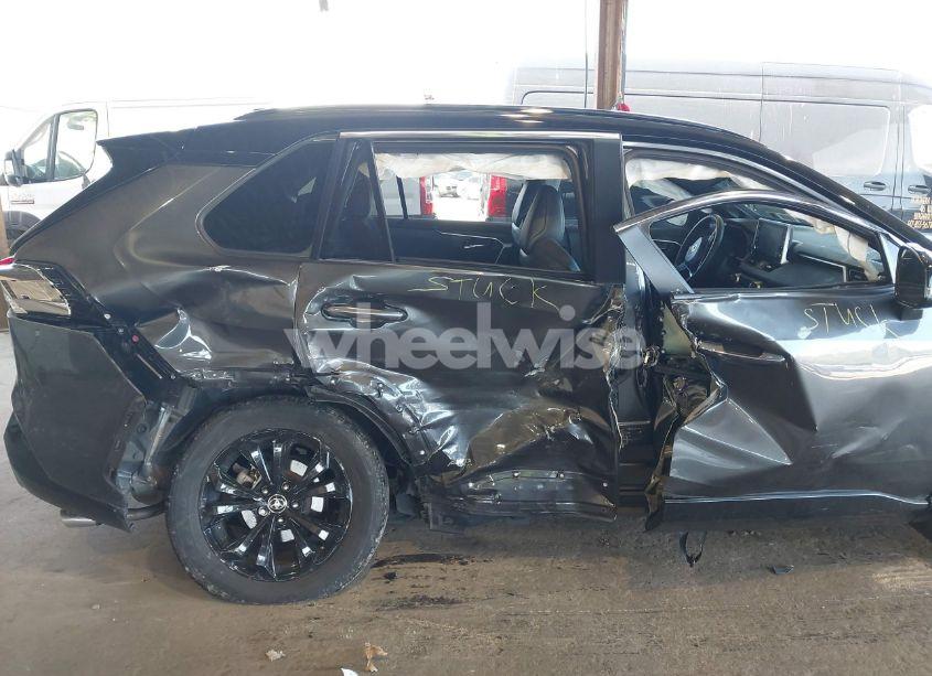 Photo 6 of 2022 Toyota Rav4 HYBRID XSE (VIN JTME6RFV5NJ020998)