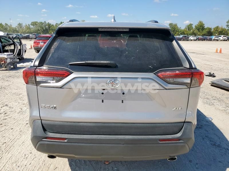 Photo 3 of 2021 TOYOTA RAV4 XLE (VIN JTME6RFVXND519584)