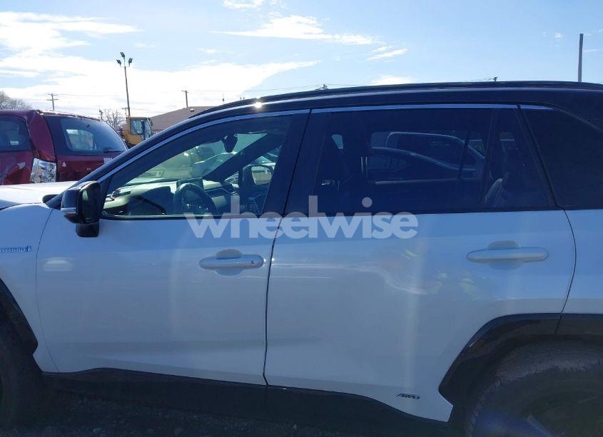 Photo 14 of 2020 Toyota Rav4 HYBRID XSE (VIN JTMEWRFV3LD541634)