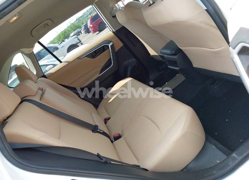 Photo 8 of 2019 Toyota Rav4 LE (VIN JTMF1RFV0KD045059)