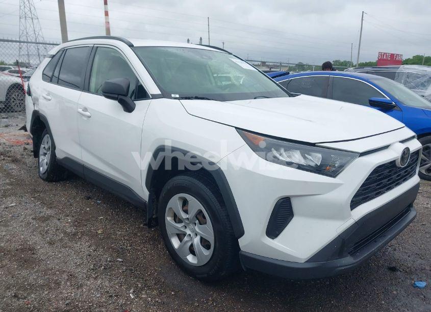2019 Toyota Rav4 LE (VIN JTMF1RFV0KD517535) main photo