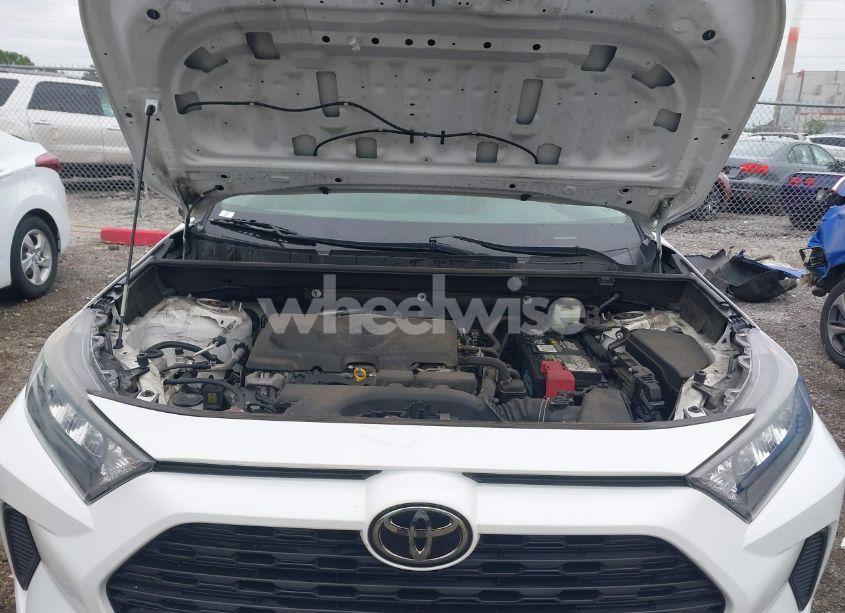 Photo 10 of 2019 Toyota Rav4 LE (VIN JTMF1RFV0KD517535)
