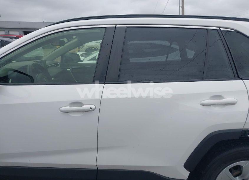 Photo 15 of 2019 Toyota Rav4 LE (VIN JTMF1RFV0KD517535)