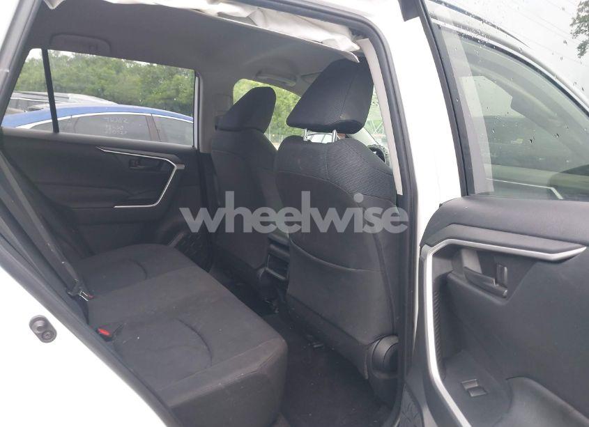 Photo 8 of 2019 Toyota Rav4 LE (VIN JTMF1RFV0KD517535)