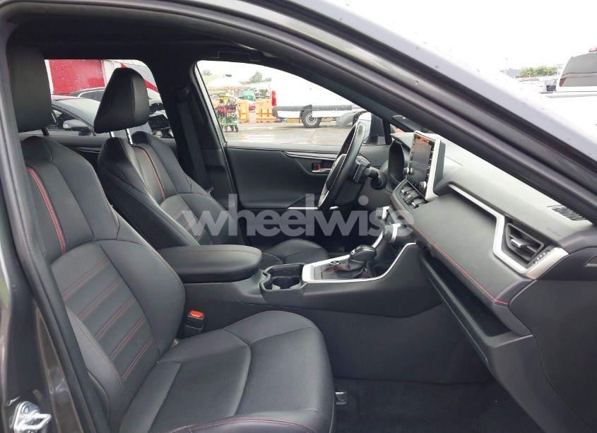 Photo 5 of 2021 Toyota Rav4 PRIME XSE (VIN JTMFB3FV4MD065831)