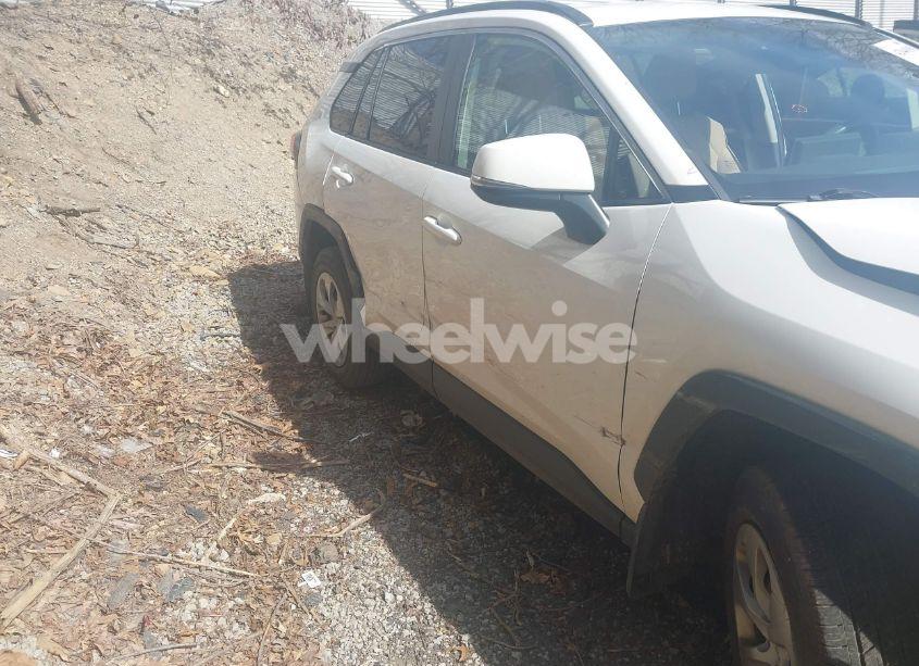 Photo 12 of 2019 Toyota Rav4 LE (VIN JTMG1RFV0KD043865)