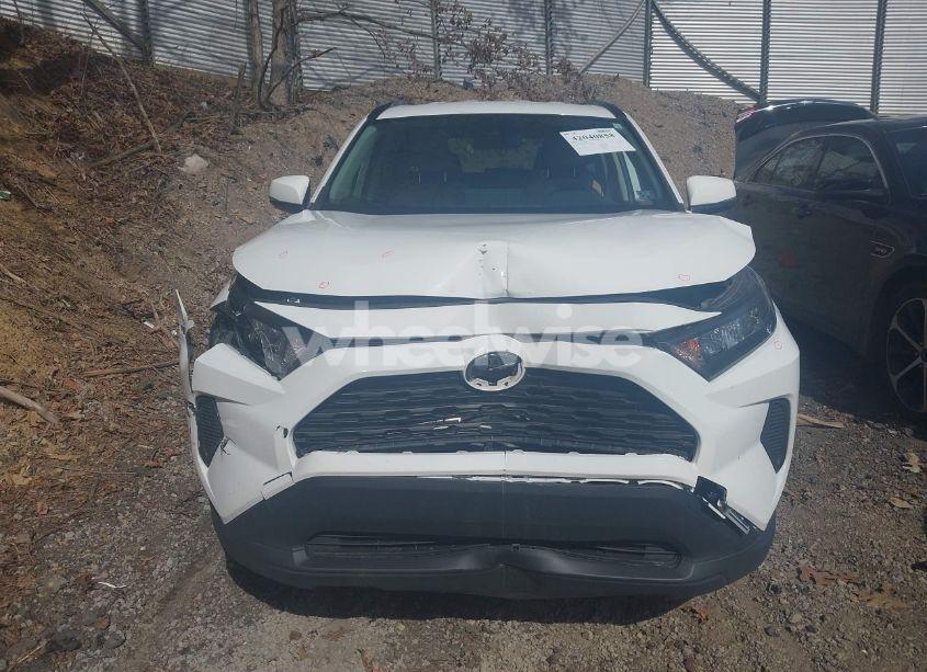 Photo 13 of 2019 Toyota Rav4 LE (VIN JTMG1RFV0KD043865)