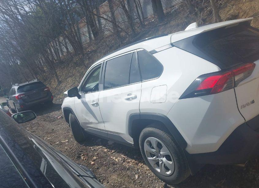 Photo 15 of 2019 Toyota Rav4 LE (VIN JTMG1RFV0KD043865)