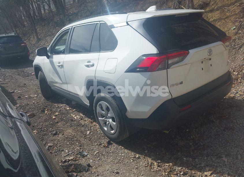 Photo 3 of 2019 Toyota Rav4 LE (VIN JTMG1RFV0KD043865)