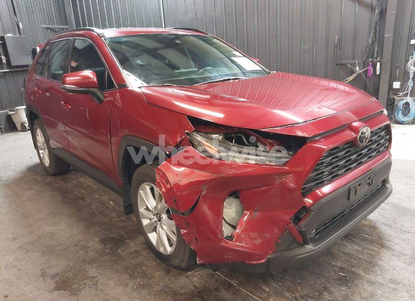 2020 Toyota Rav4 LE (VIN JTMG1RFV0LD063731) main photo