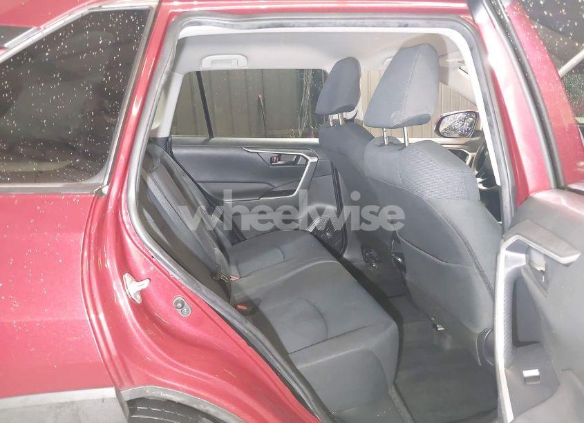 Photo 8 of 2020 Toyota Rav4 LE (VIN JTMG1RFV0LD063731)