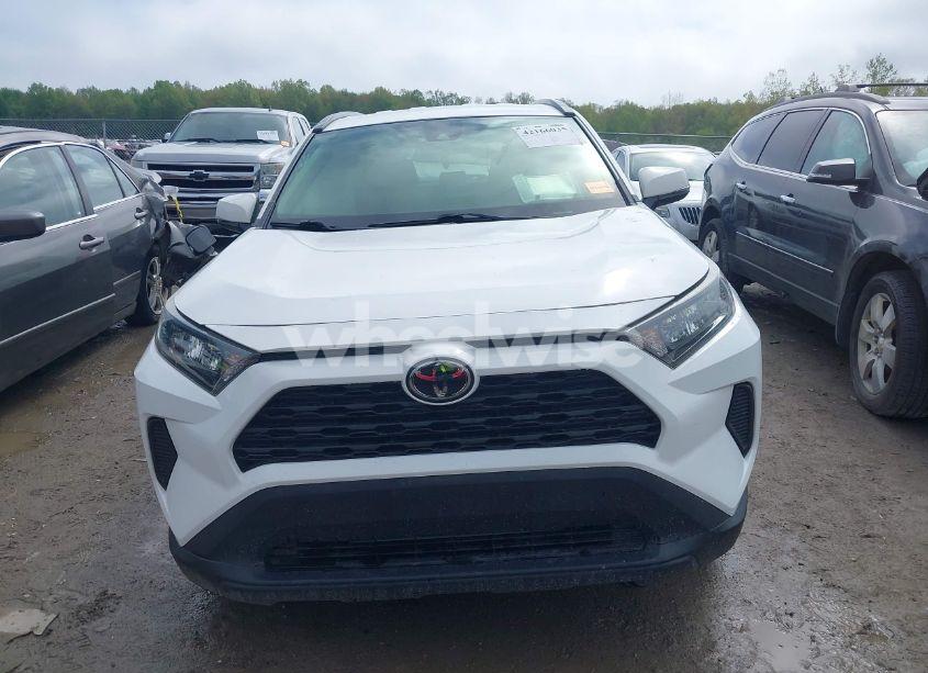 Photo 13 of 2019 Toyota Rav4 LE (VIN JTMG1RFV4KD022825)