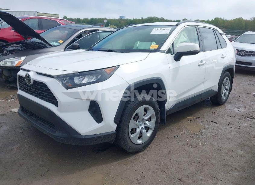 Photo 2 of 2019 Toyota Rav4 LE (VIN JTMG1RFV4KD022825)