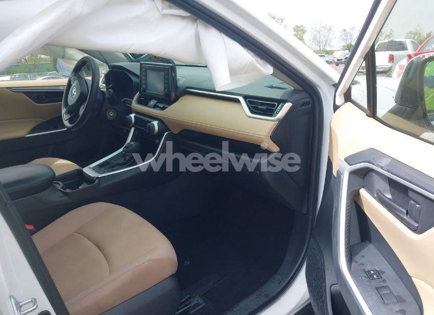 Photo 5 of 2019 Toyota Rav4 LE (VIN JTMG1RFV4KD022825)