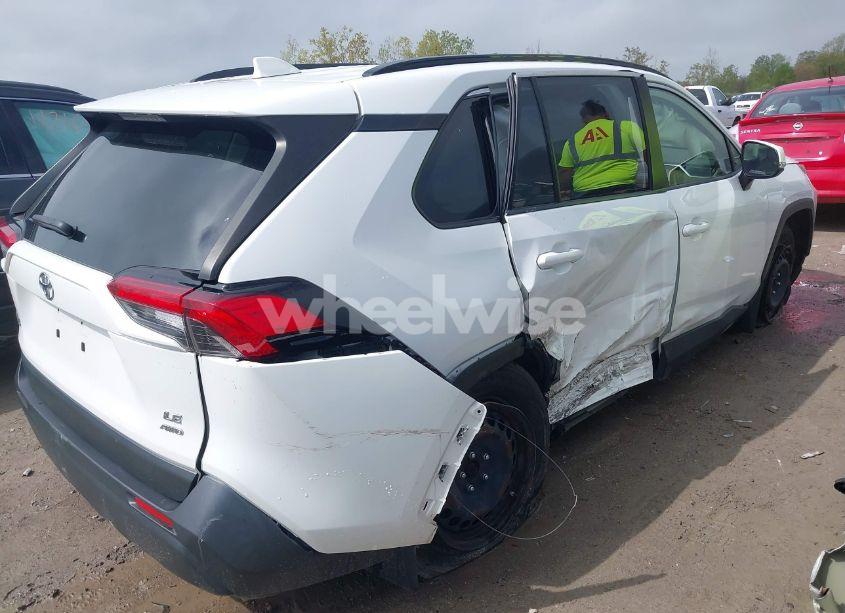 Photo 6 of 2019 Toyota Rav4 LE (VIN JTMG1RFV4KD022825)