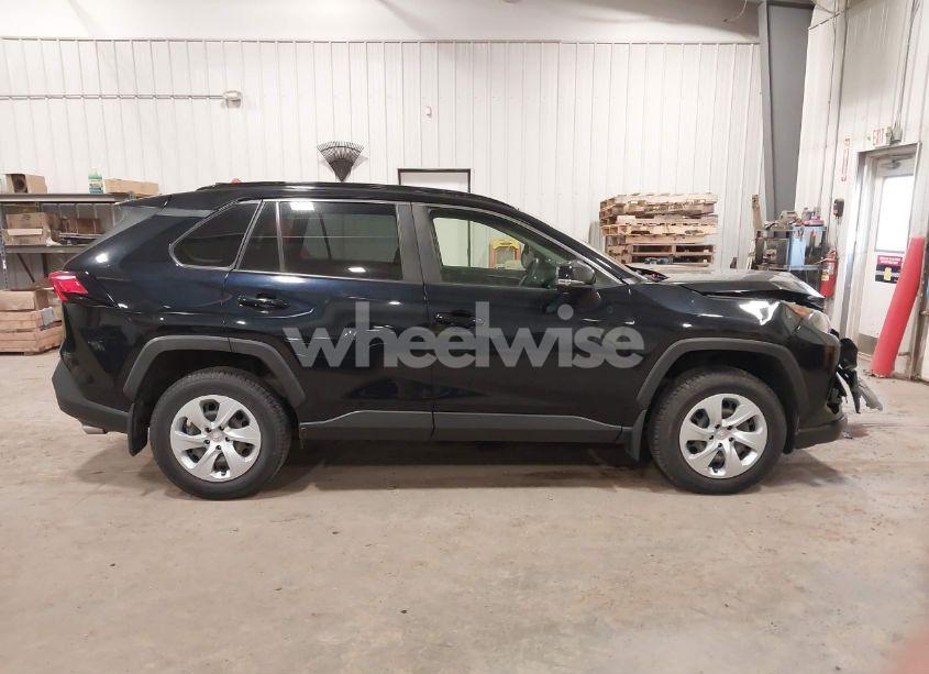 Photo 13 of 2019 Toyota Rav4 LE (VIN JTMG1RFV4KJ011244)