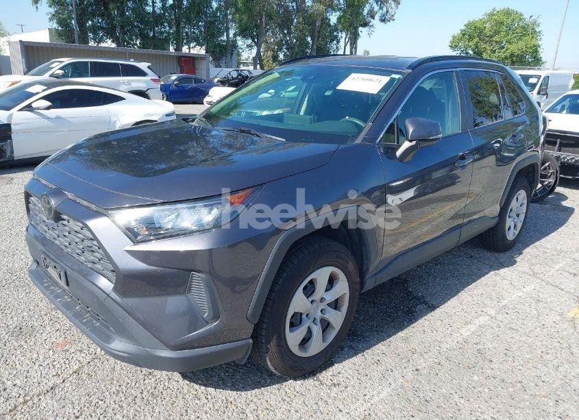 Photo 2 of 2019 Toyota Rav4 LE (VIN JTMG1RFV5KJ010605)