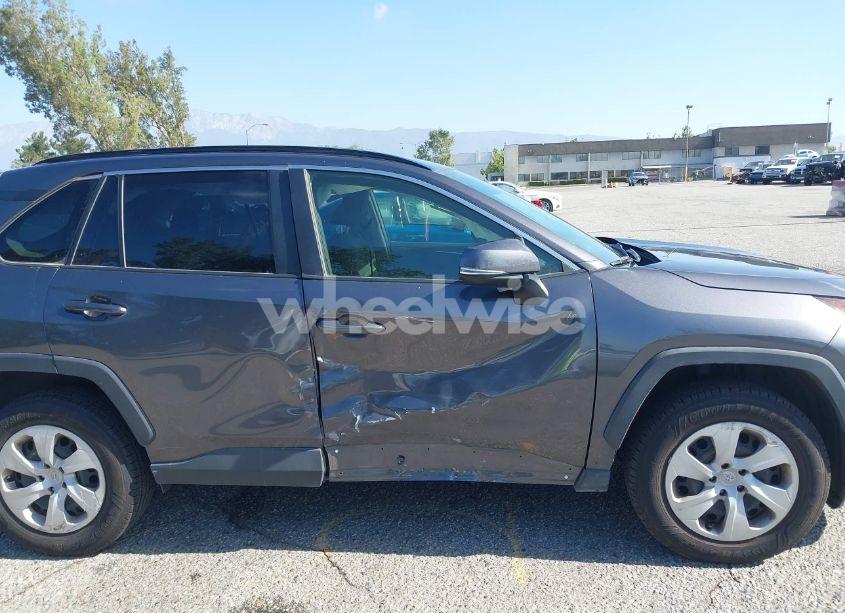 Photo 6 of 2019 Toyota Rav4 LE (VIN JTMG1RFV5KJ010605)