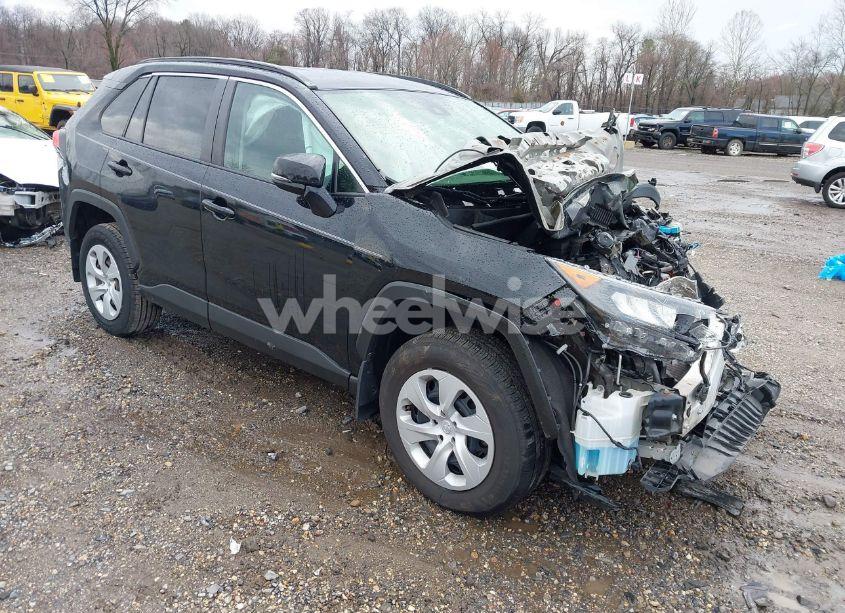 2019 Toyota Rav4 LE (VIN JTMG1RFV7KJ002148) main photo