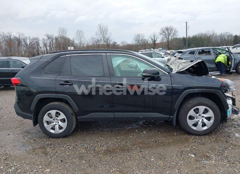 Photo 13 of 2019 Toyota Rav4 LE (VIN JTMG1RFV7KJ002148)